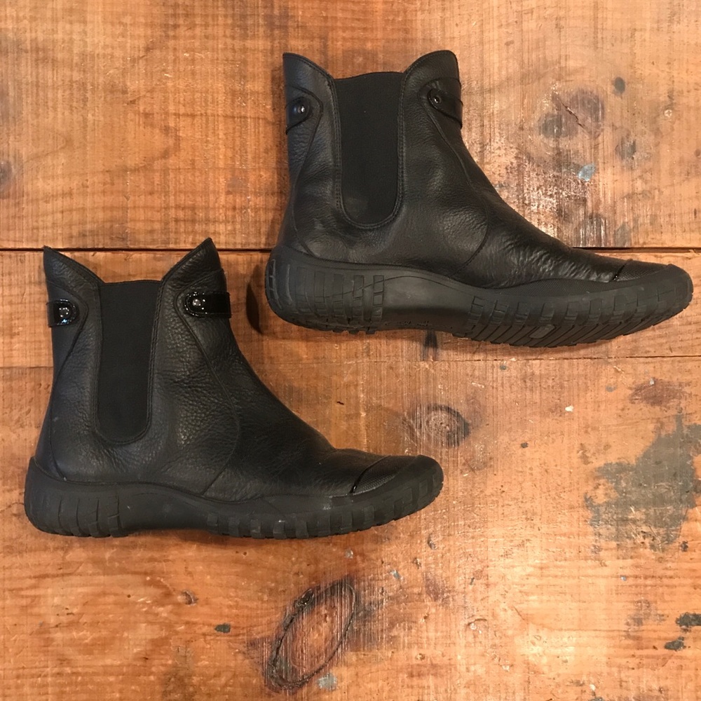 Cole Haan Waterproof Winter Black Leather Boots